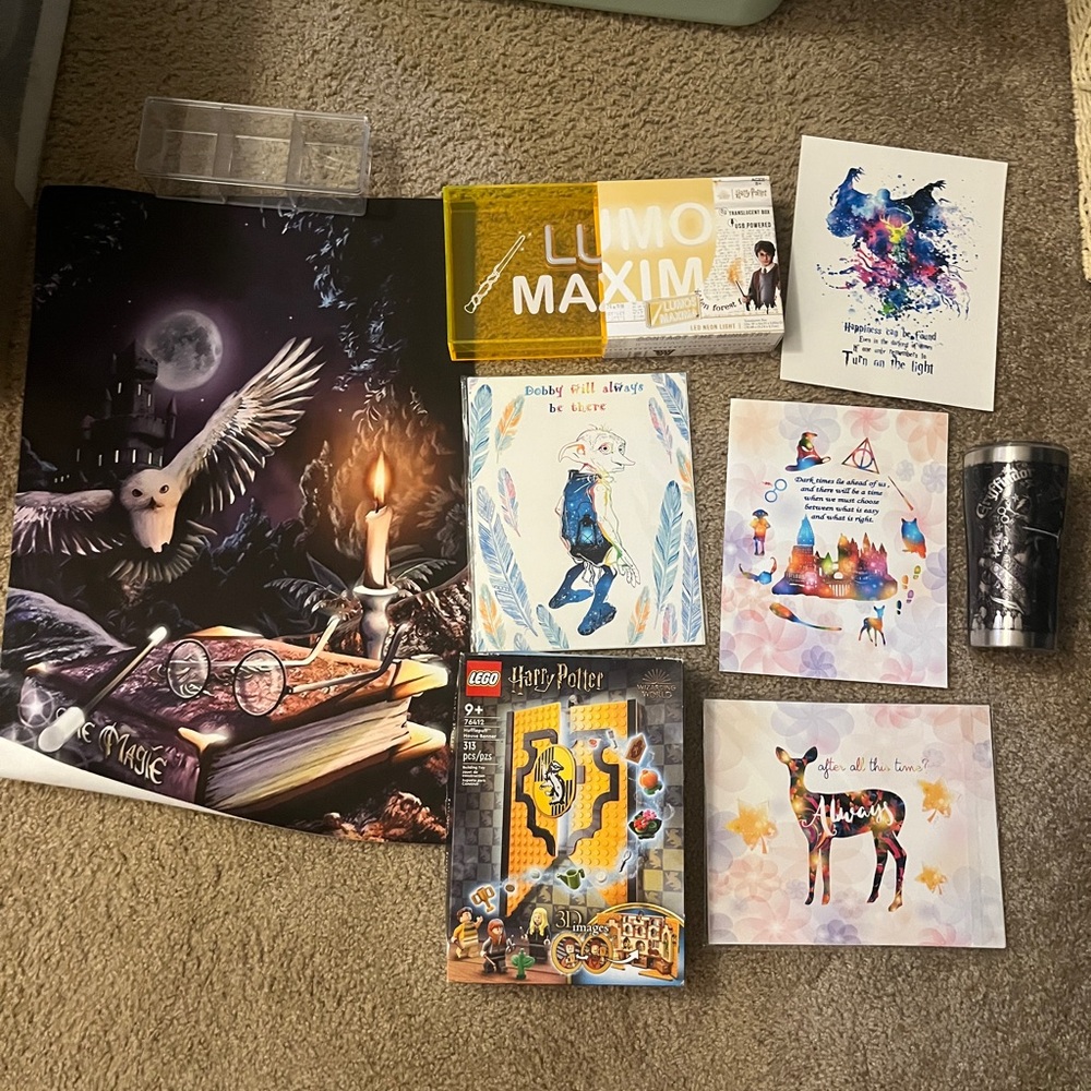 Harry Potter bundle with Hufflepuff LEGO Set and Themed Prints